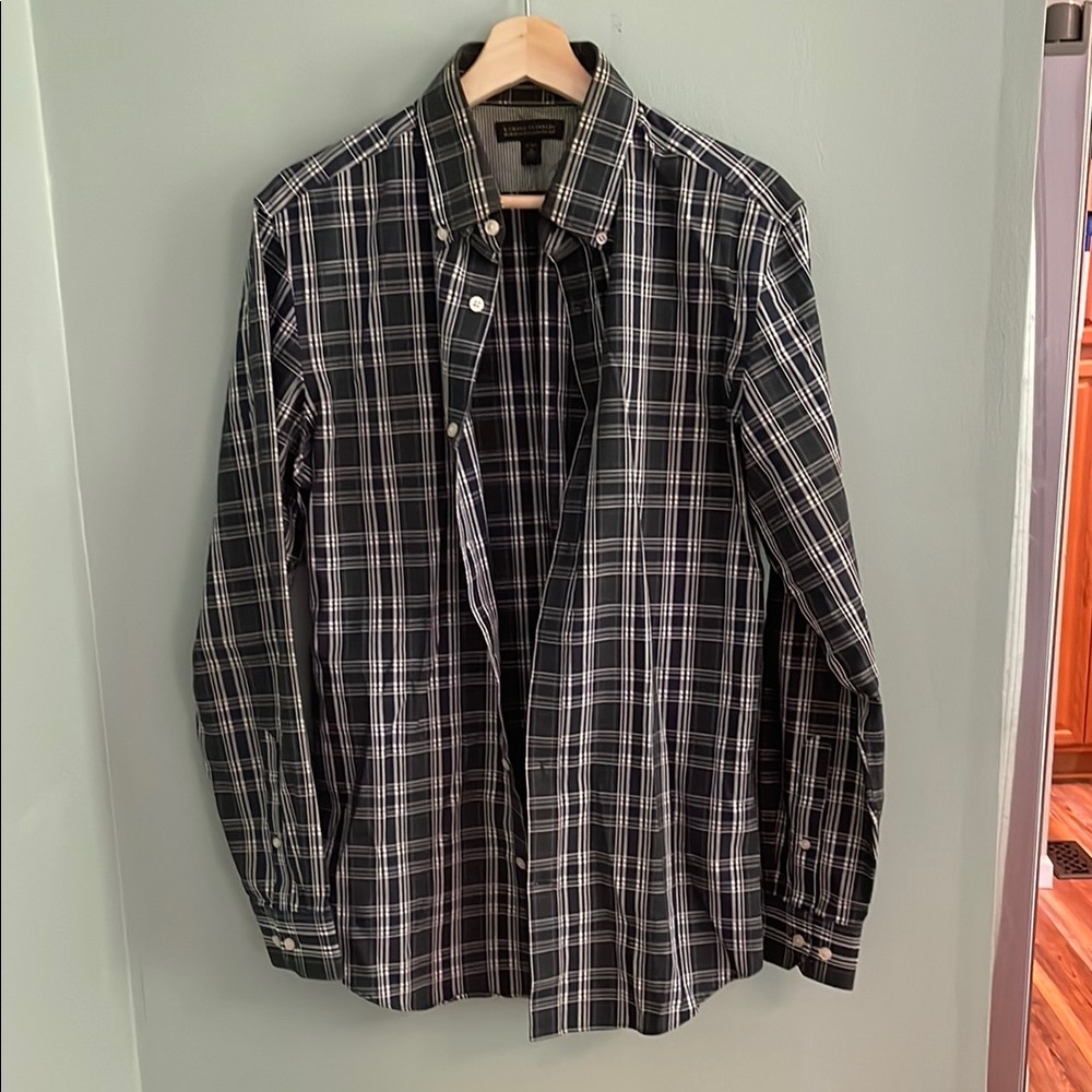 Banana Republic Men's Non-Iron Tailored Slim Fit Button Down Shirt in Dark Plaid